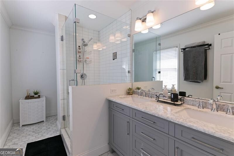 INDIAN HILLS - Residential