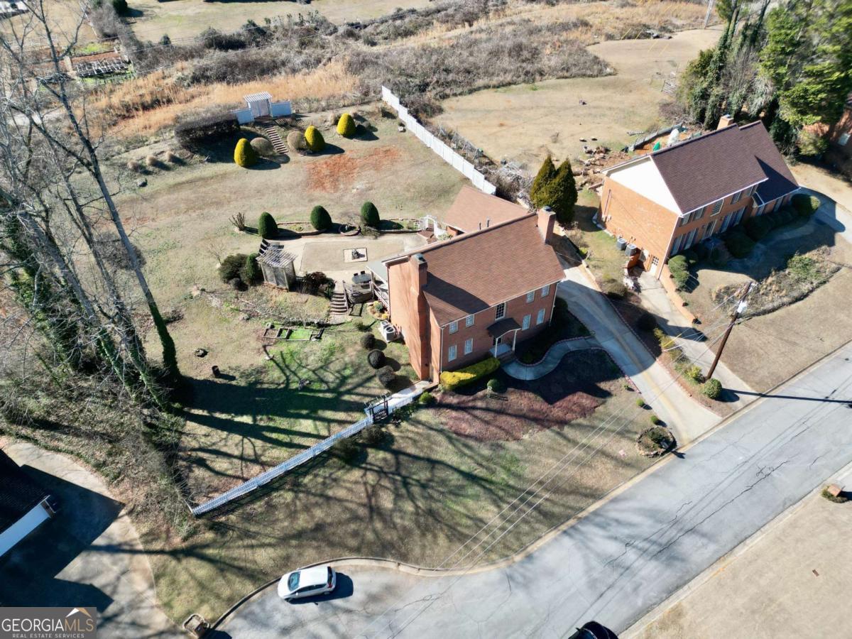 110 Amsterdam DR SW