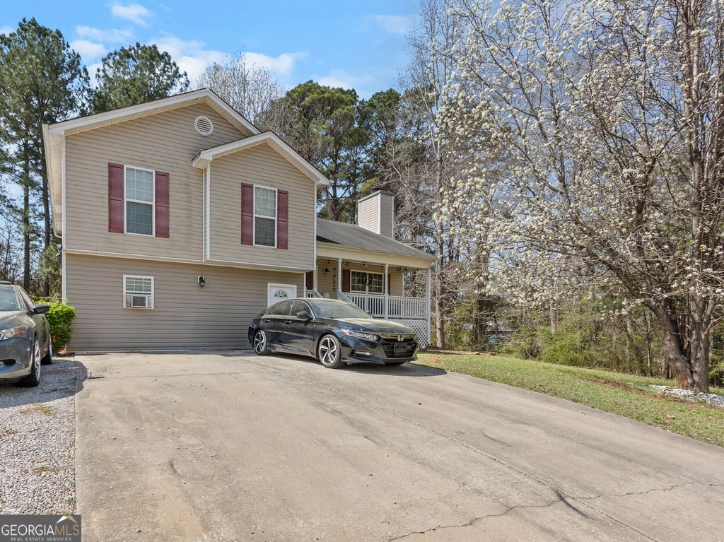 Photo of 155 River Forest Drive NE, Milledgeville, GA 31061 (MLS # 10717790)