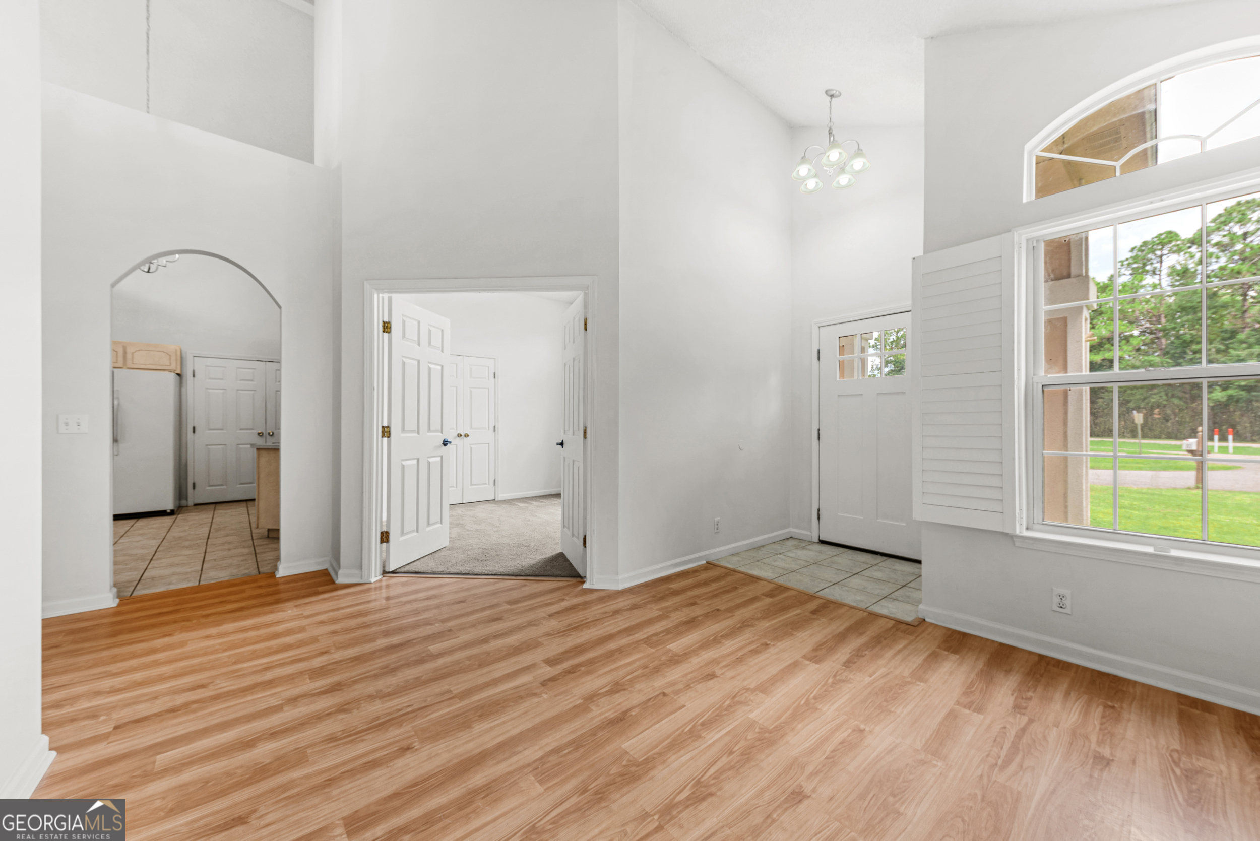 1003 Charles Gilman Jr AVE