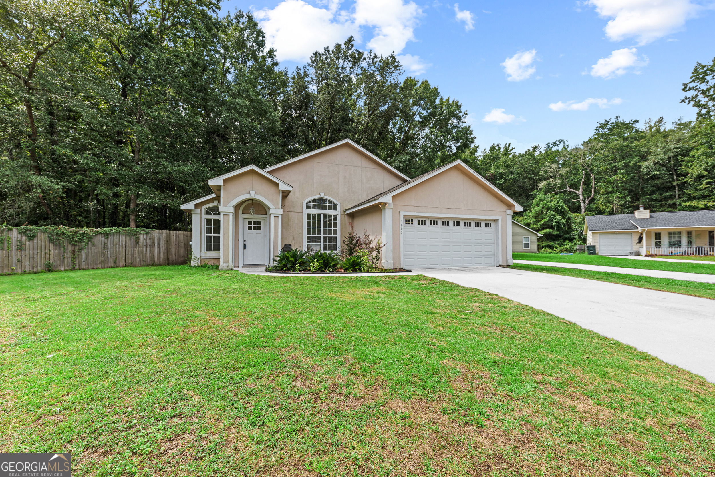 1003 Charles Gilman Jr AVE