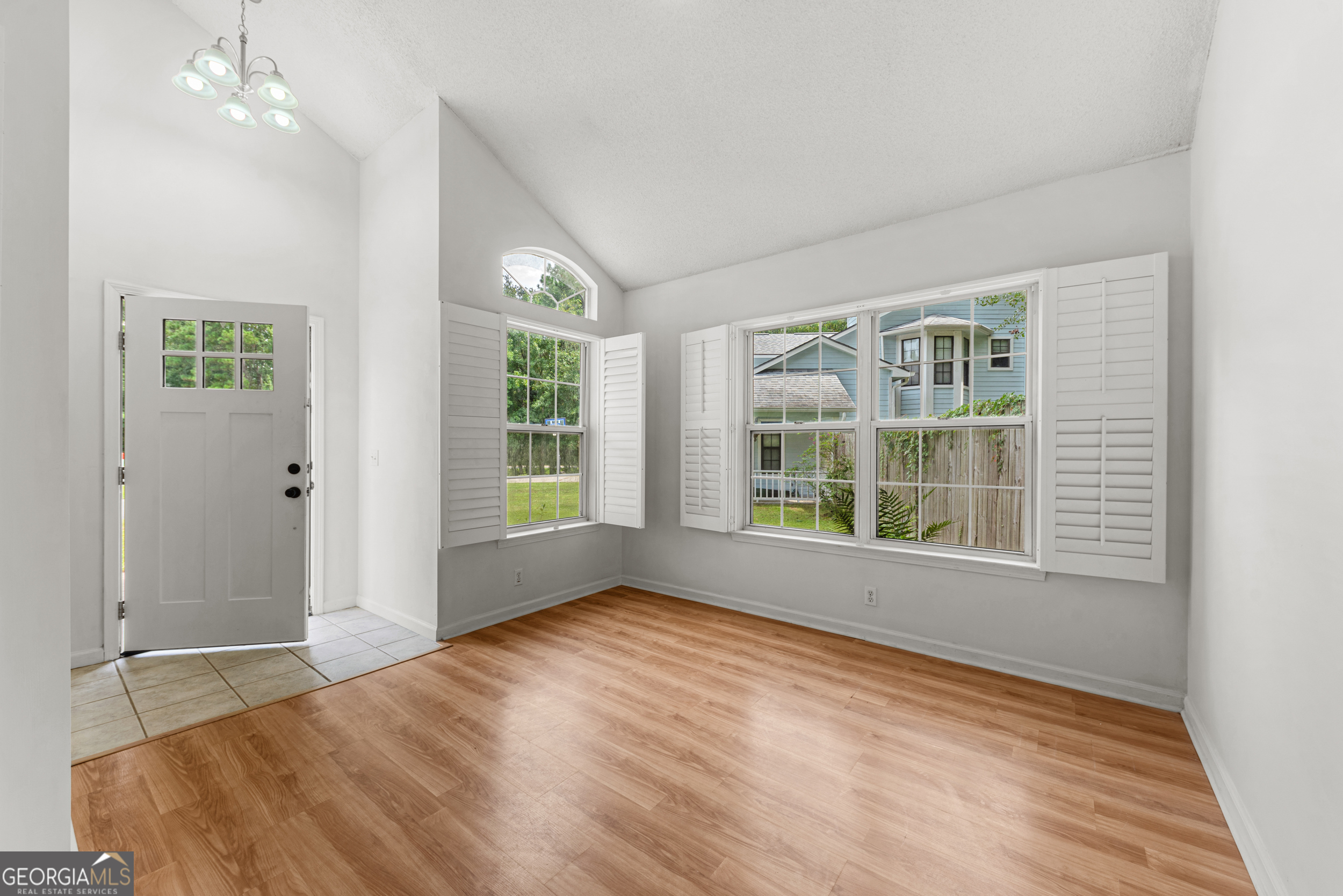 1003 Charles Gilman Jr AVE