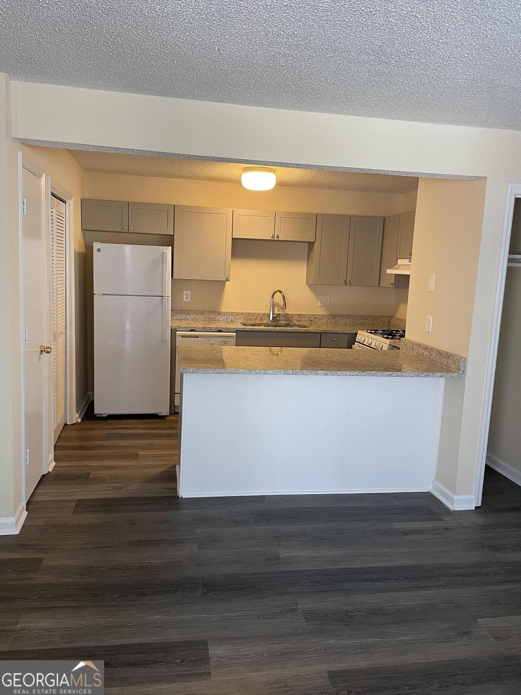 Oakpointe - Residential Lease