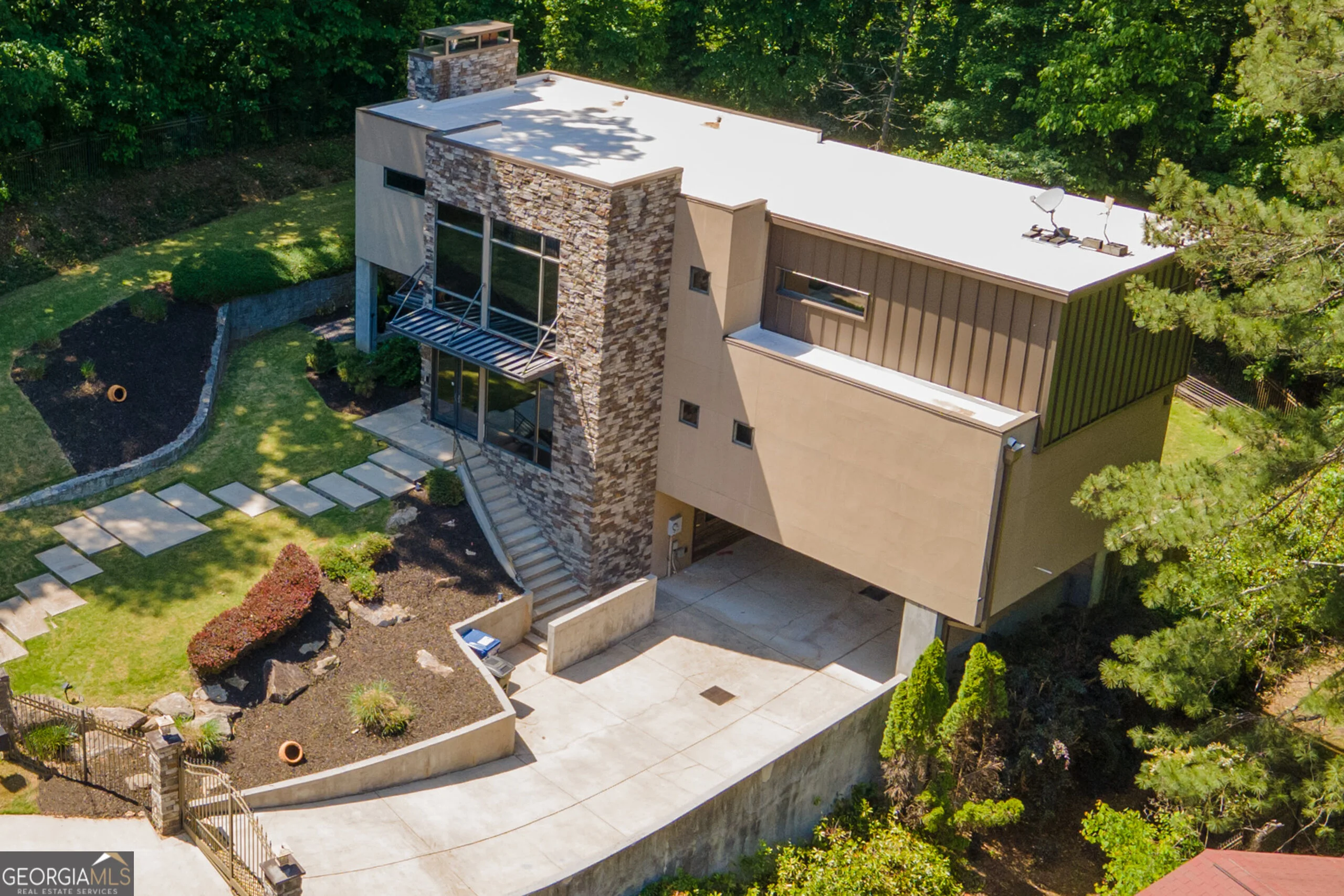 643 Larchmont Circle NW, Atlanta, GA, 30318
