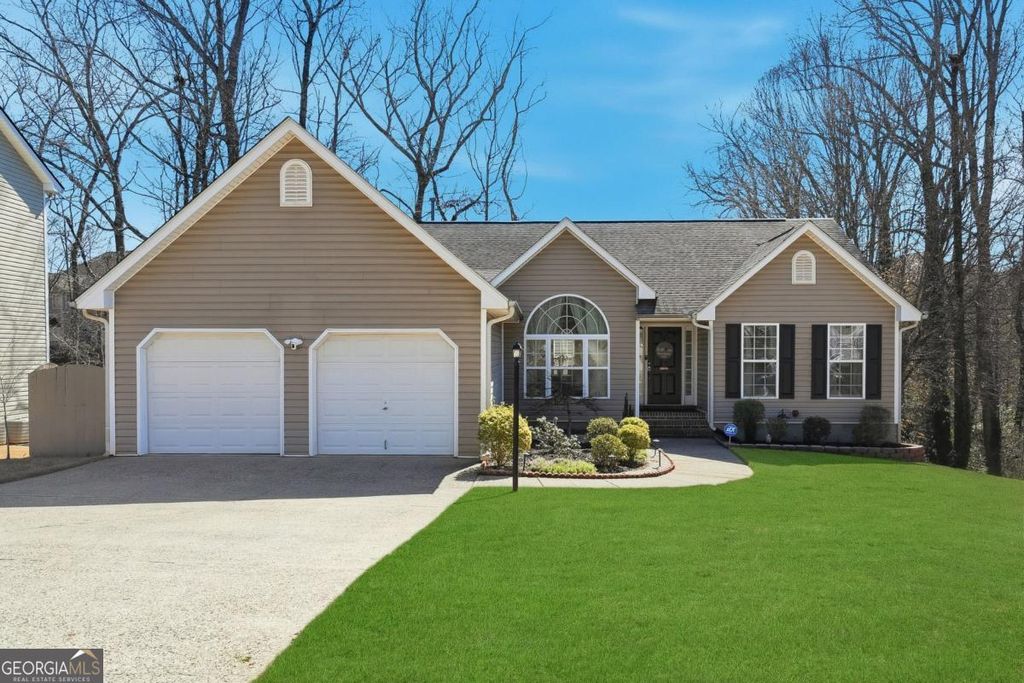 Photo of 225 DUNAGAN Dr, Lawrenceville, GA 30045 (MLS # 10698456)