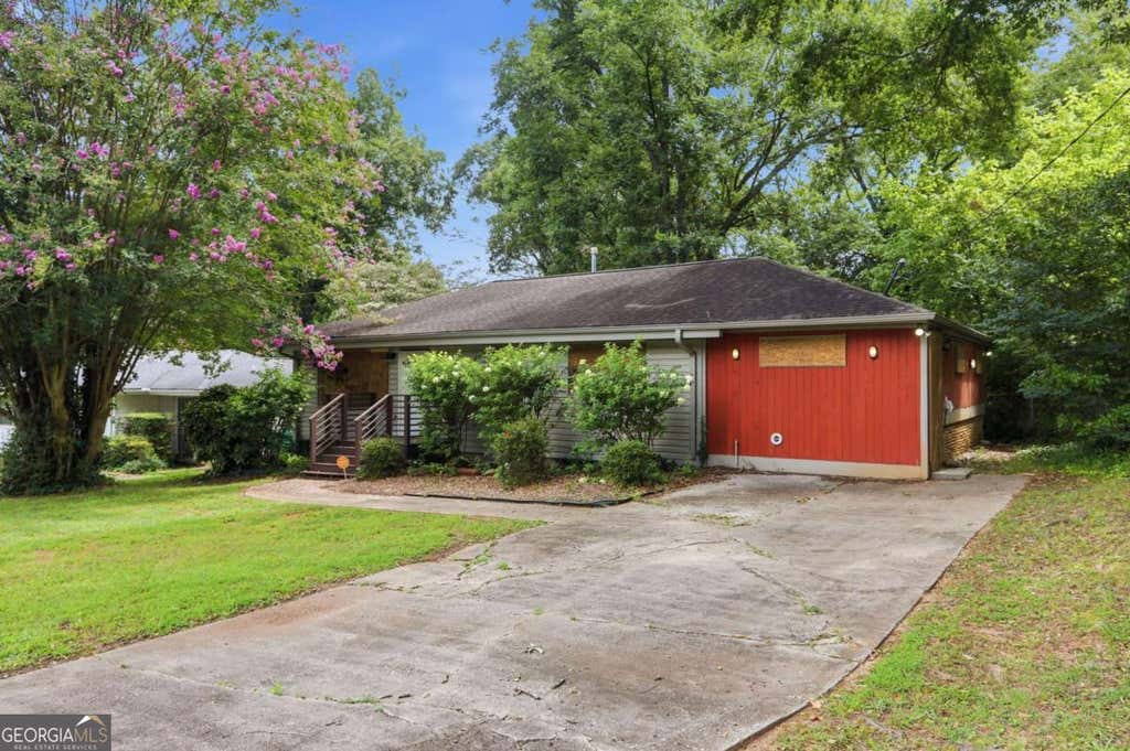 Photo of 1996 Meadow Lane, Decatur, GA 30032 (MLS # 10820012)