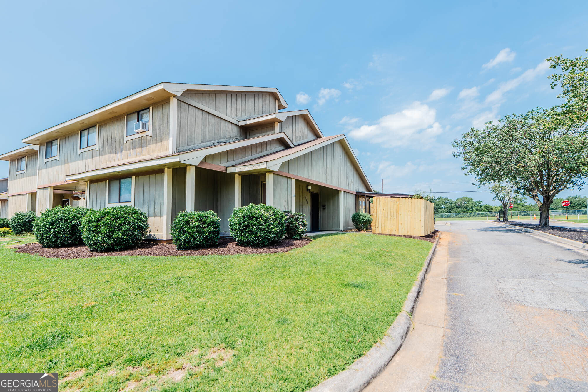 160 Stoneridge DR