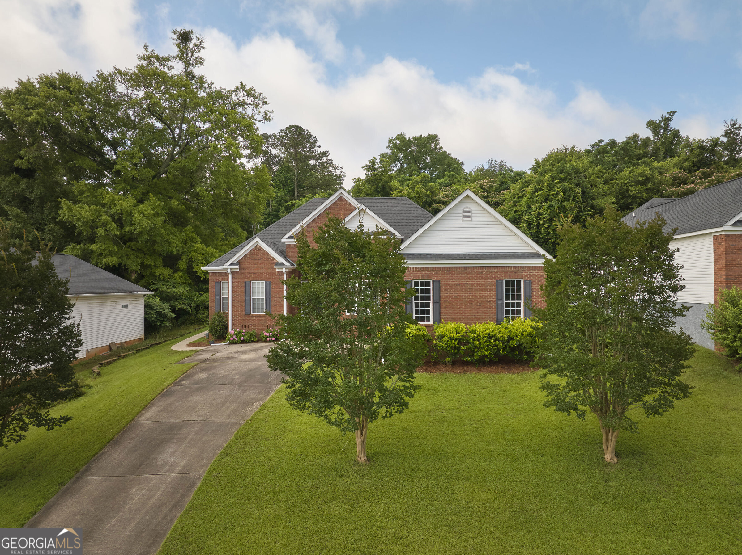158 Sugarloaf CIR
