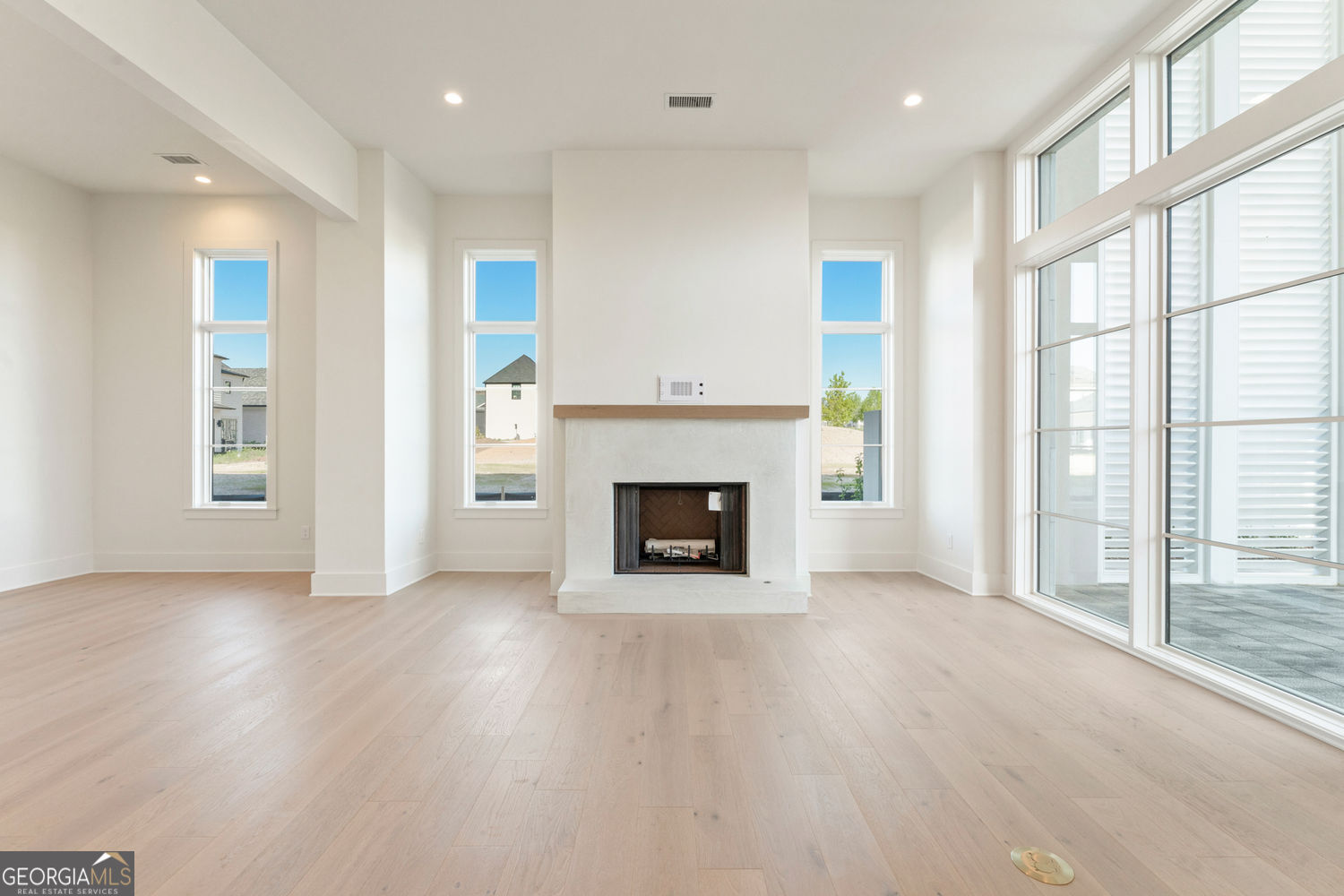 260 Guild LN