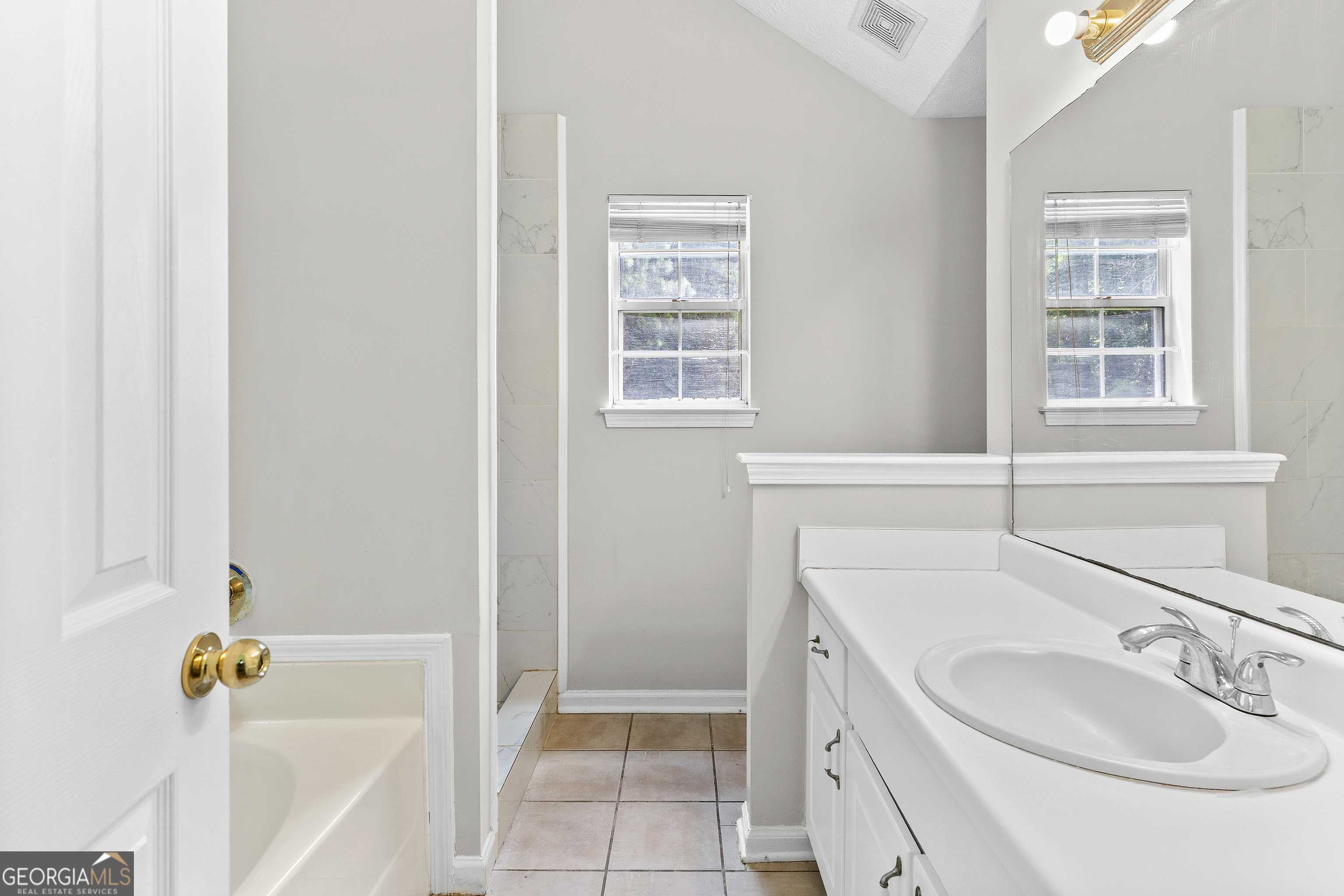 7190 Williamsburg DR