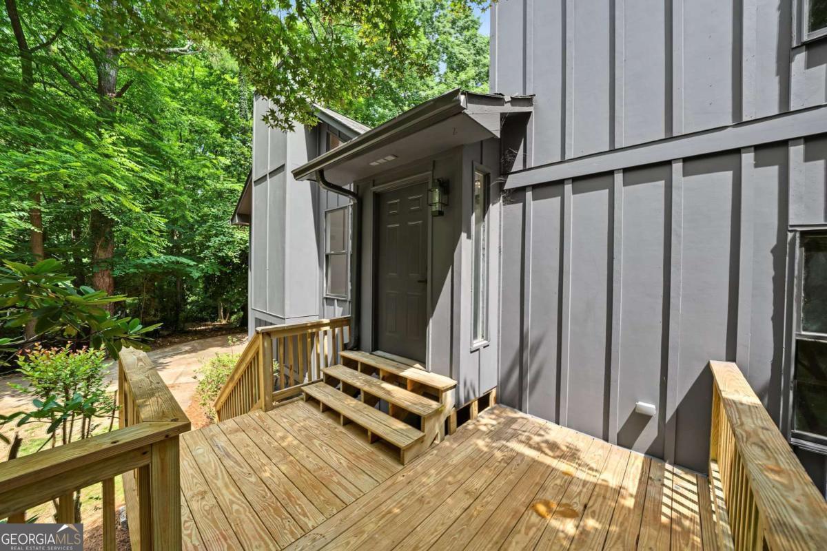 120 Emerald Cove DR