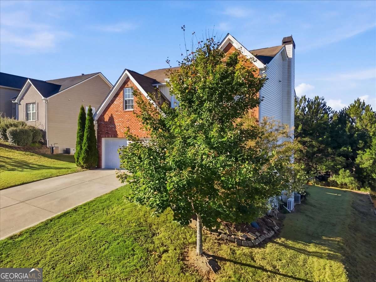 3835 Hawk Tail DR