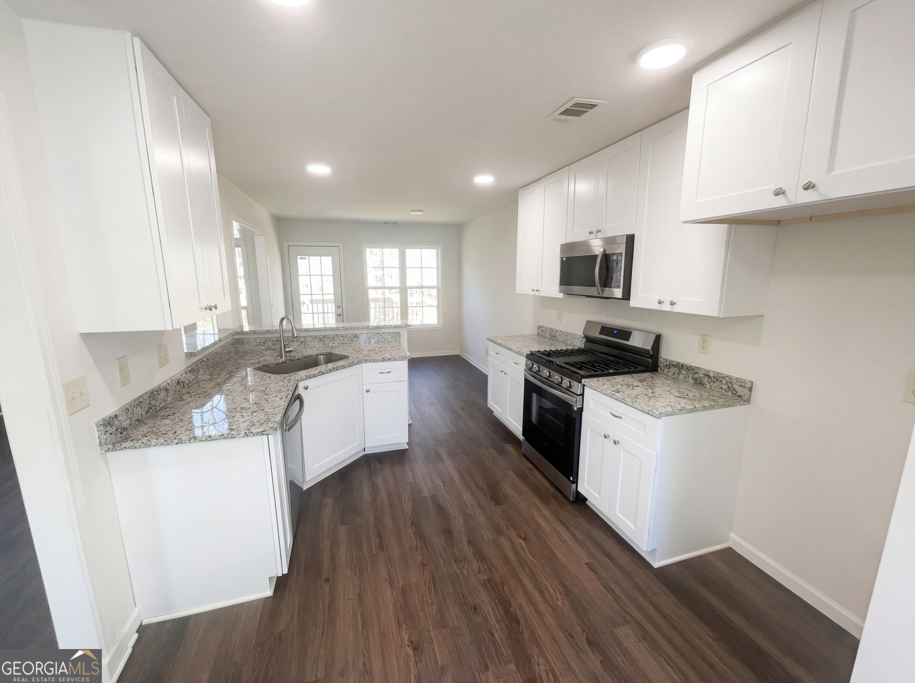 942 Ashton Park DR SW