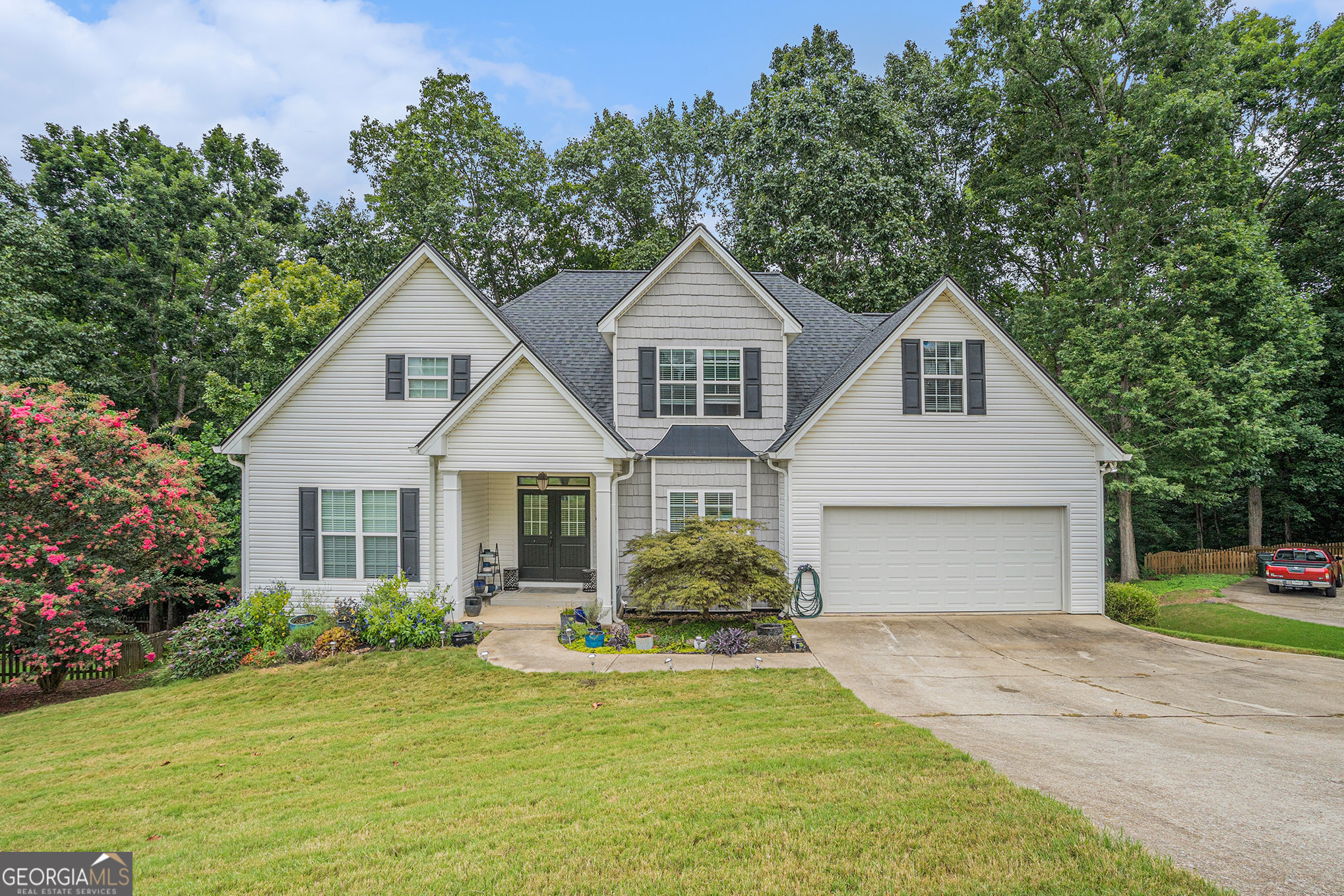 Property is on a CUL-DE-SAC. You cannot beat the finishes this home offers, hardwood floors, all granite counters, custom kitchen cabinets, custom tile, huge open floor plan, master on the main, large bonus room, lighting, and plumbing fixtures are the cherry on top. THIS IS A MUST-SEE!!!