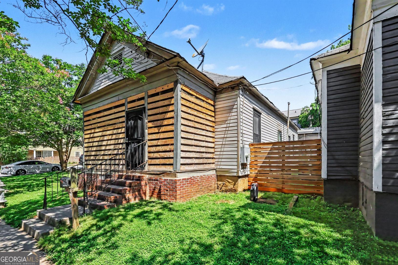 56 Ormond ST SE
