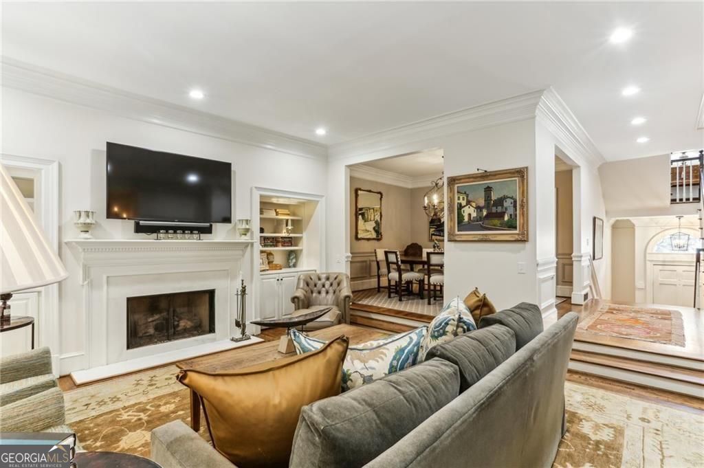 2466 Brookhaven PL NE