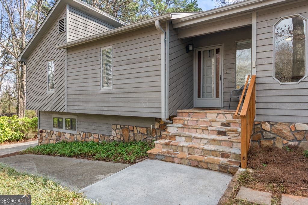 Photo of 608 Ann Court, Woodstock, GA 30188 (MLS # 10706576)