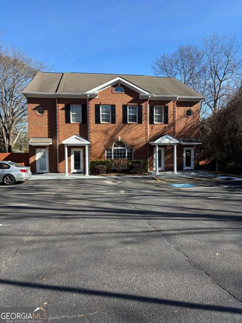 935 Forrest ST Roswell GA 30075