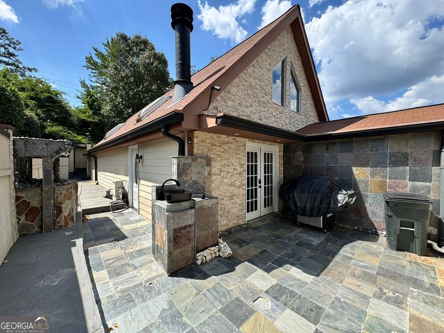 Unbeatable LOCATION near the Battery & Market Place at Terrell Mill!  A charming, close-knit neighborhood with easy access to highways, shopping, parks, and more!  Welcome to this cozy loft-style home with loads of custom finishes you won't find in any cookie-cutter build!  This well attended home offers high ceilings, upgraded woodwork, extra space for additional bedroom, and an awesome outdoor space that is perfect for that oasis feel, right inside the city!  (HOA does not allow rentals.)