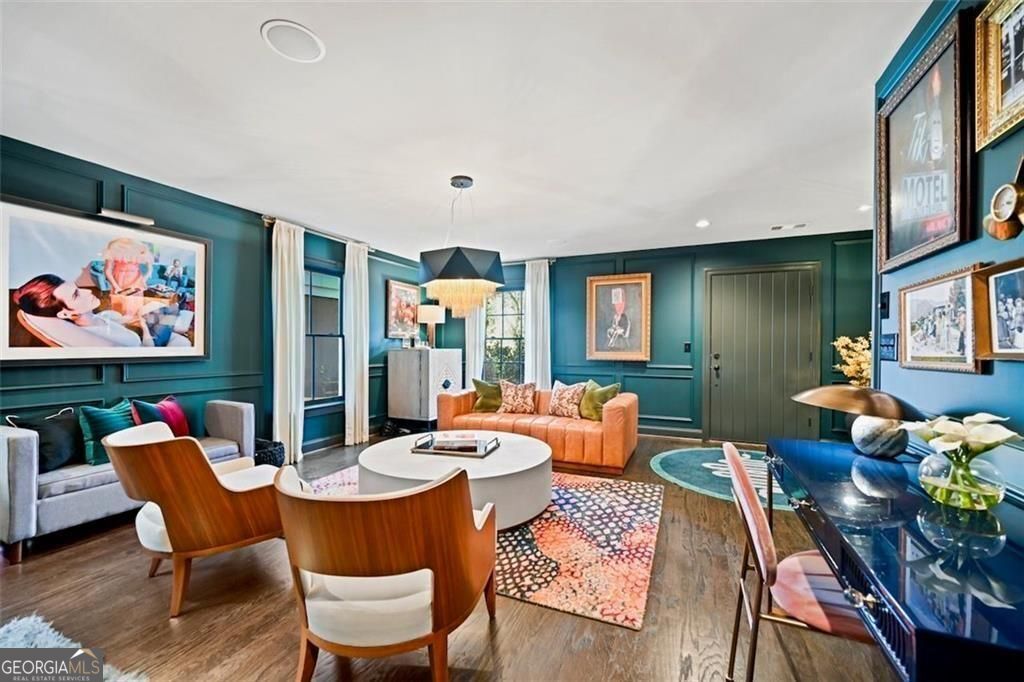 548 NE Bismark RD NE