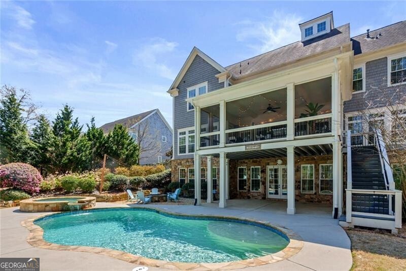 FIVE LAKESIDE - Residential