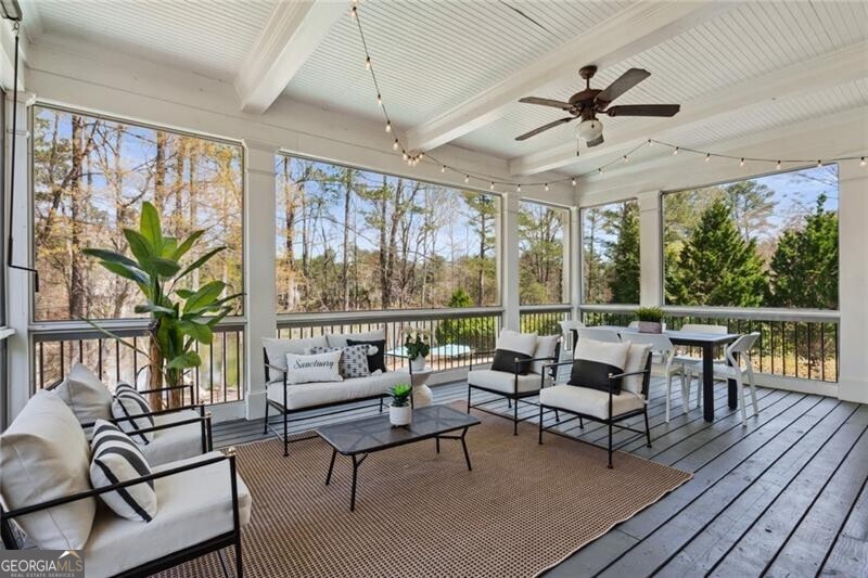 FIVE LAKESIDE - Residential