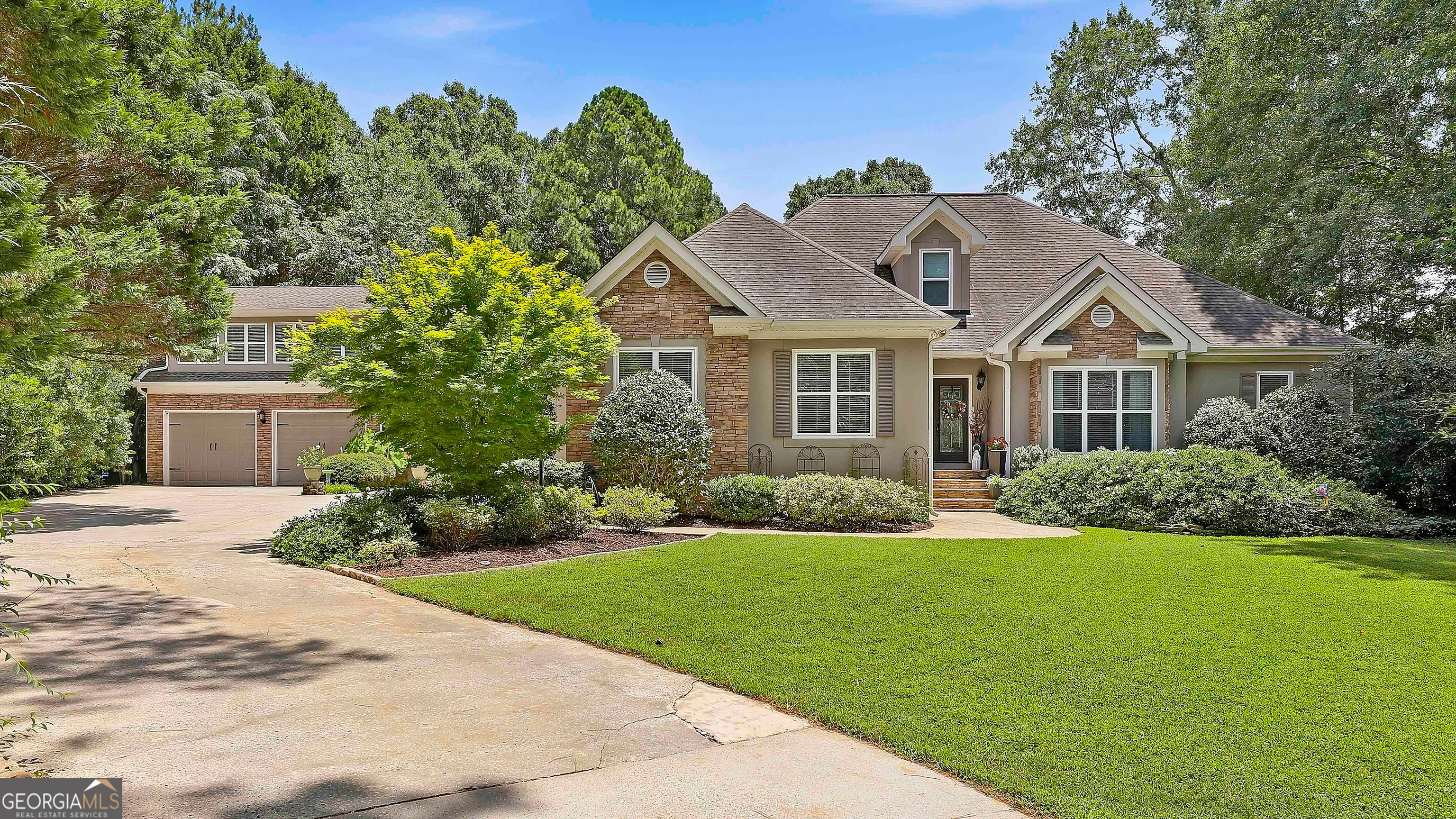 20 Clubview Court