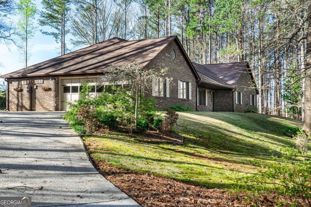 Photo of 309 Picketts Crossing, Acworth, GA 30101 (MLS # 10712438)