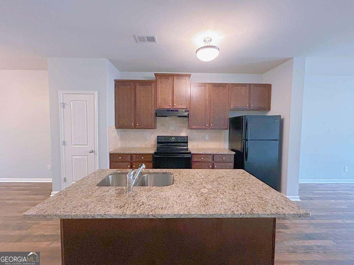 1531 Iris WALK