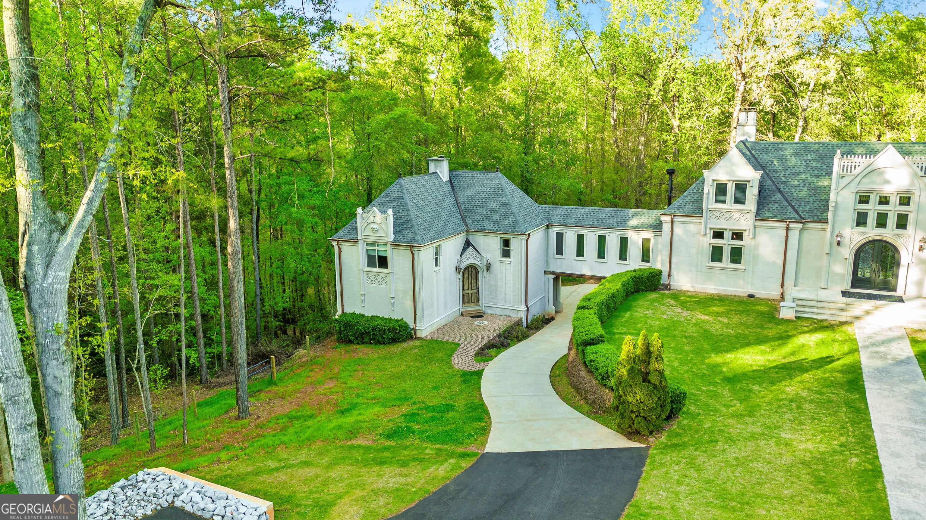 745 Goshen RD