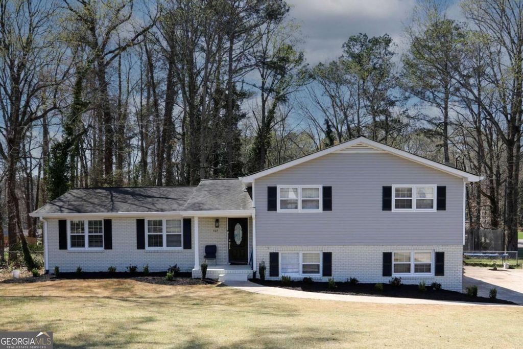 Photo of 3187 Kennesaw View Drive SW, Marietta, GA 30064 (MLS # 10714997)