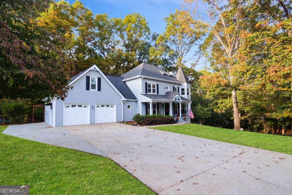 Photo of 1421 Eryn Circle, Suwanee, GA 30024 (MLS # 10630758)