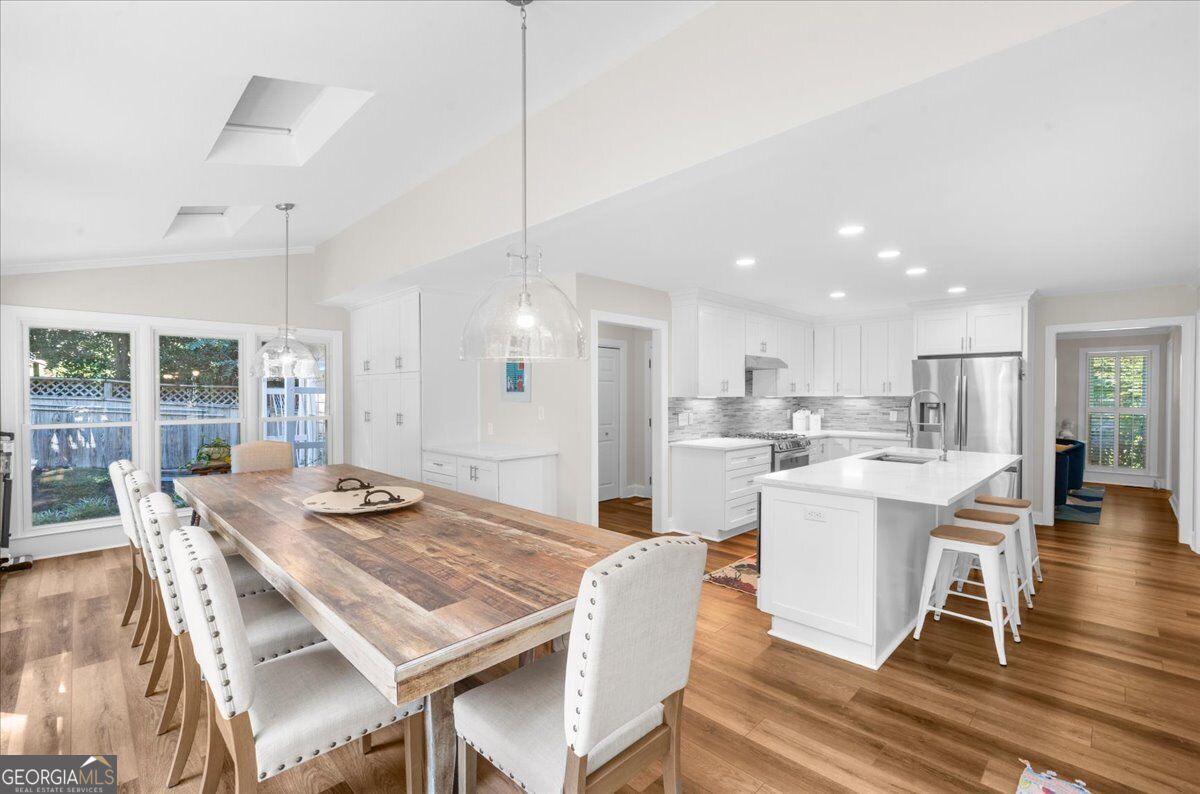 2530 Fairview DR