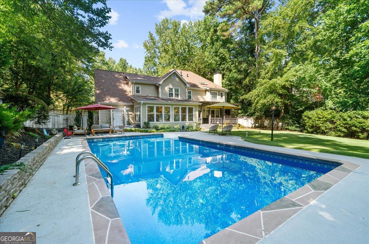 2530 Fairview DR