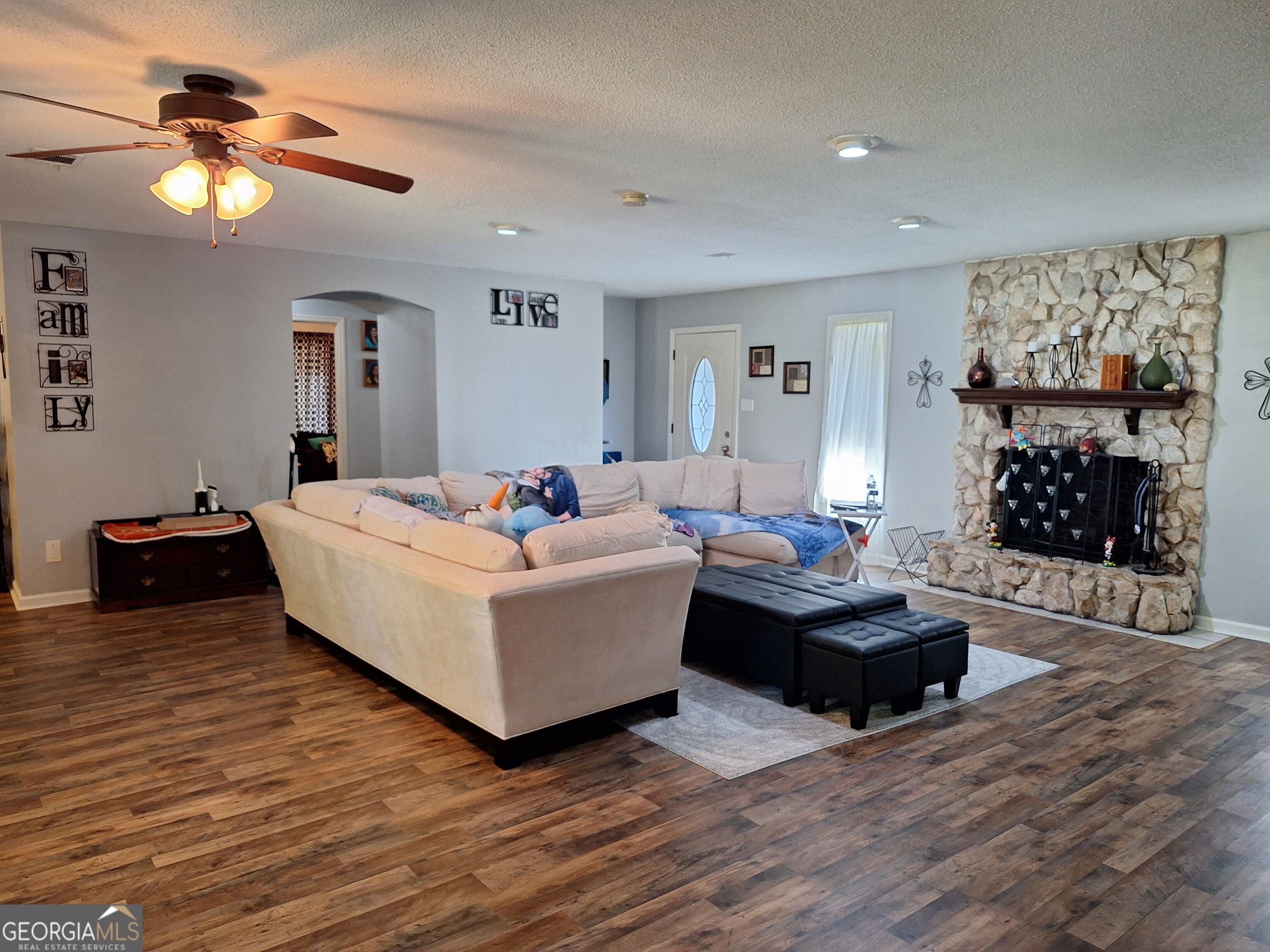 210 Channing TRL