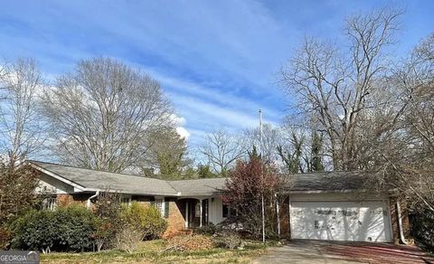 Photo of 9 Surrey Trail SE, Rome, GA 30161 (MLS # 10322612)