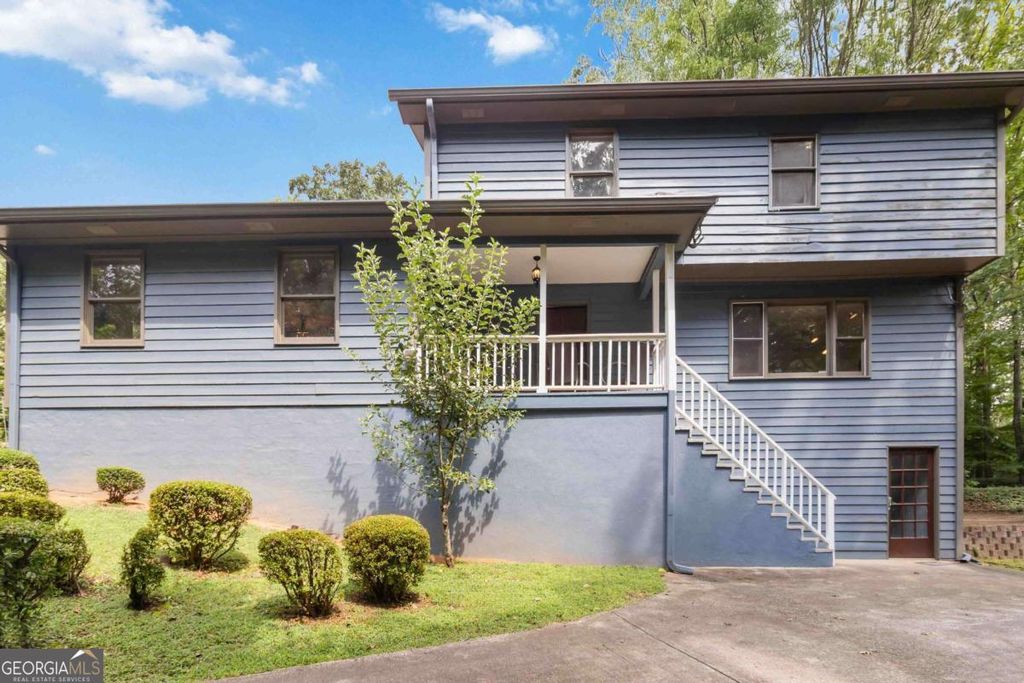 Photo of 3345 Sharon Circle, Cumming, GA 30041 (MLS # 10757173)