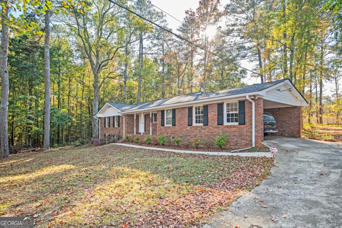 Great space for rental, office/potential commercial use or development. Property currently on Douglas County LUP map for commercial use. Property on state highway with high visibility.