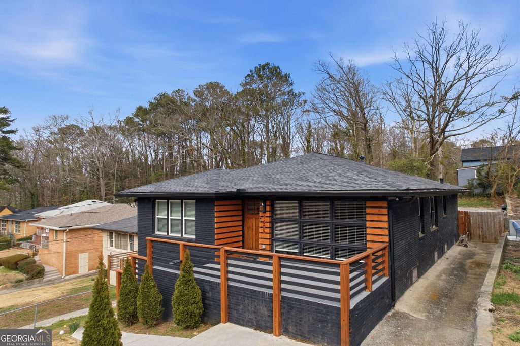 Photo of 1605 Ezra Church Drive NW, Atlanta, GA 30314 (MLS # 10703342)