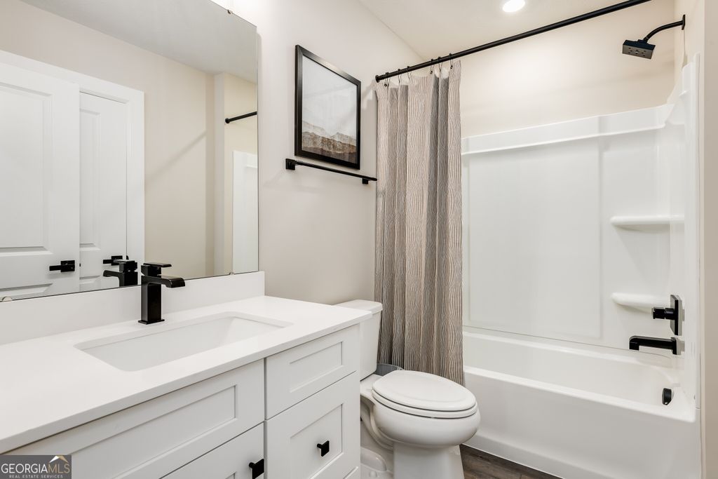 Photo of 374 Flying Eagle Dr, Commerce, GA 30529 (MLS # 10678271)