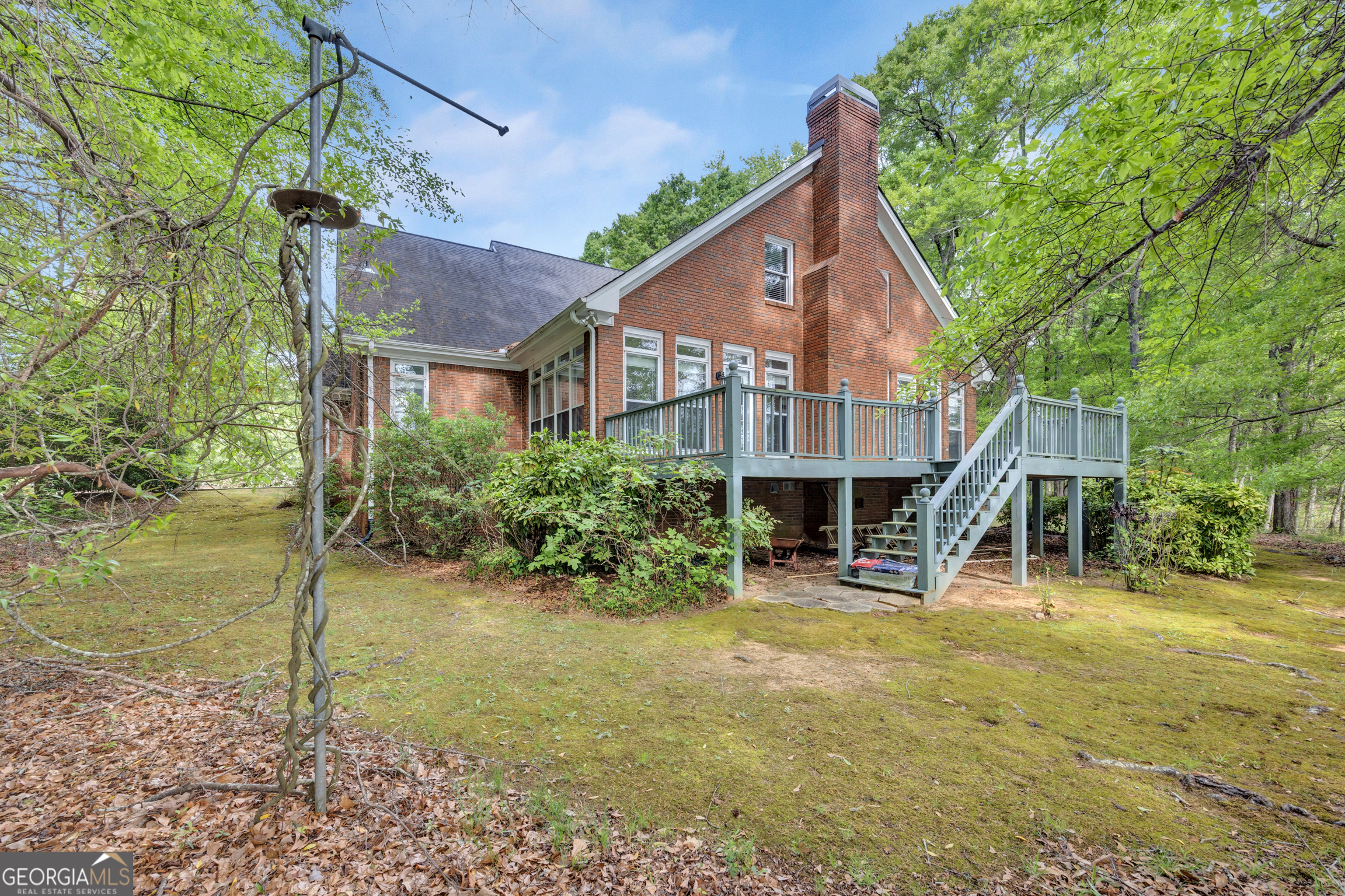 125 Lake DR