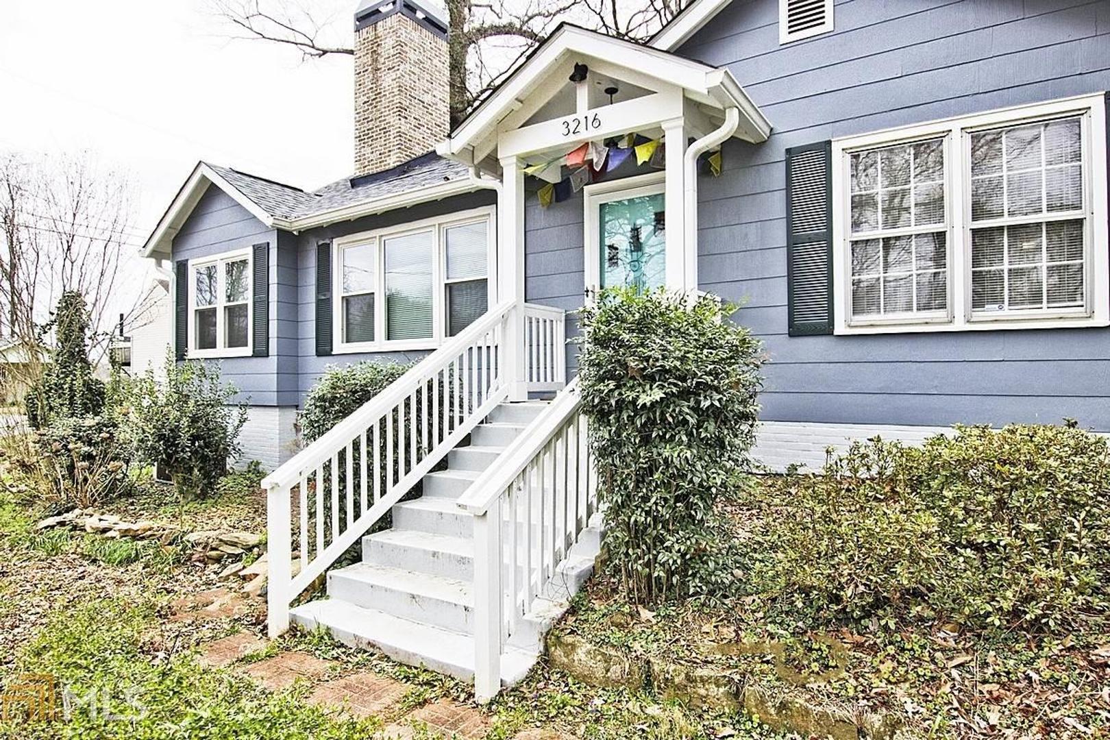 Cozy 2BR/1BA ranch on a half acre HUGE corner lot w/extra bonus rooms, one w/stunning exposed brick that can be used as an office. Hardwood floors, open LR, DR area w/a separate kit. & a lovely newly renovated loft w/seating for 9 ppl. Two car garage off the kit. w/access to a large backyard, perfect for grilling & entertaining. Partial basement has plenty of room for storage! Easy access & mins. to 75/85/285, Hartsfield Airport, Porsche & Delta HQs. Great location w/tons of entertainment in downtown Hapeville and more to come, even the Pedestrian Bridge Art Project!