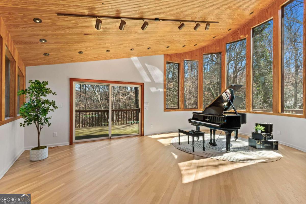 CHASTAIN PARK - Residential