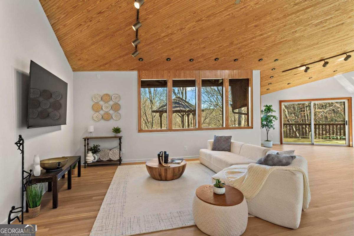 CHASTAIN PARK - Residential