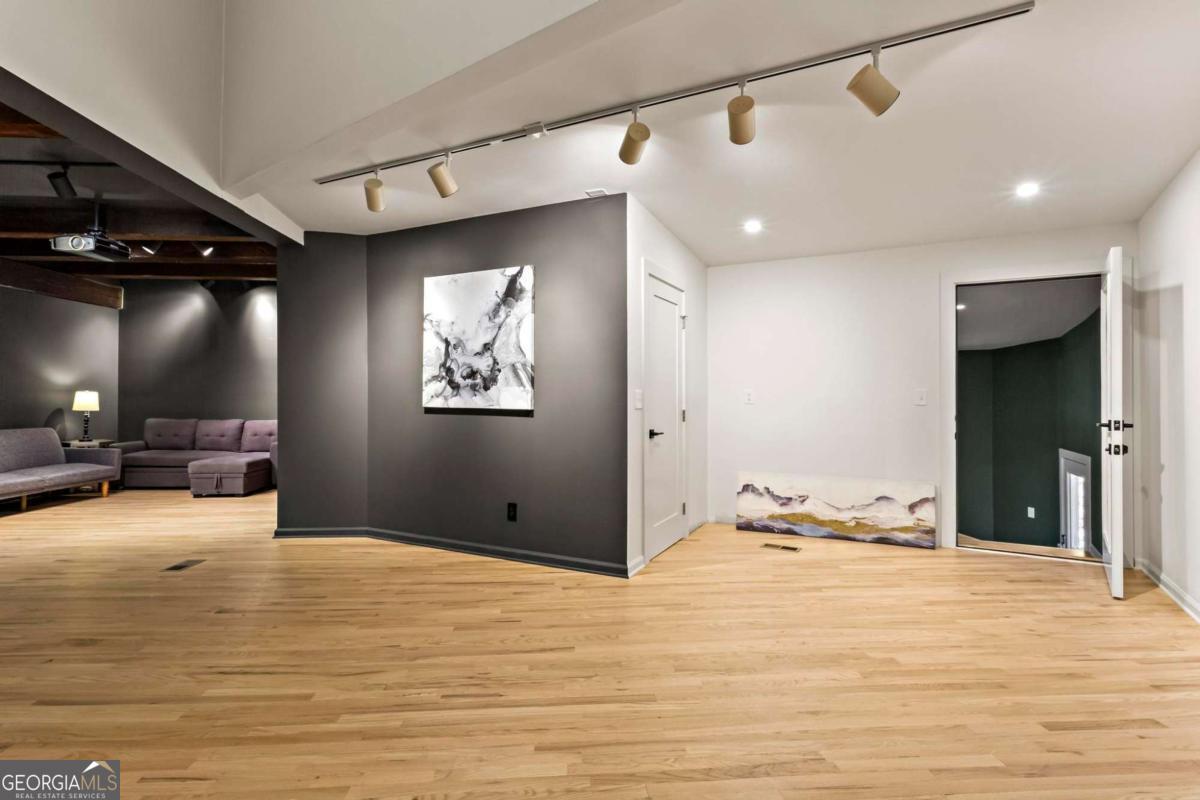 CHASTAIN PARK - Residential