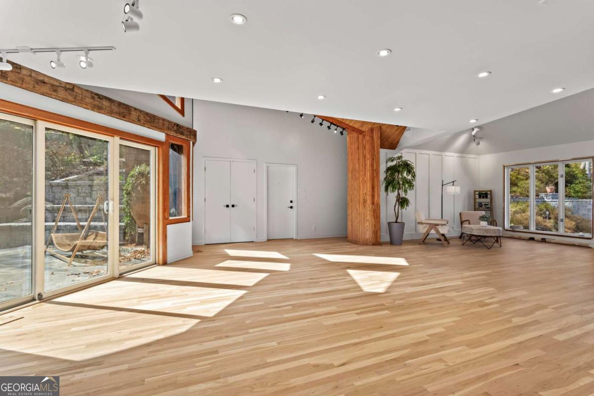 CHASTAIN PARK - Residential
