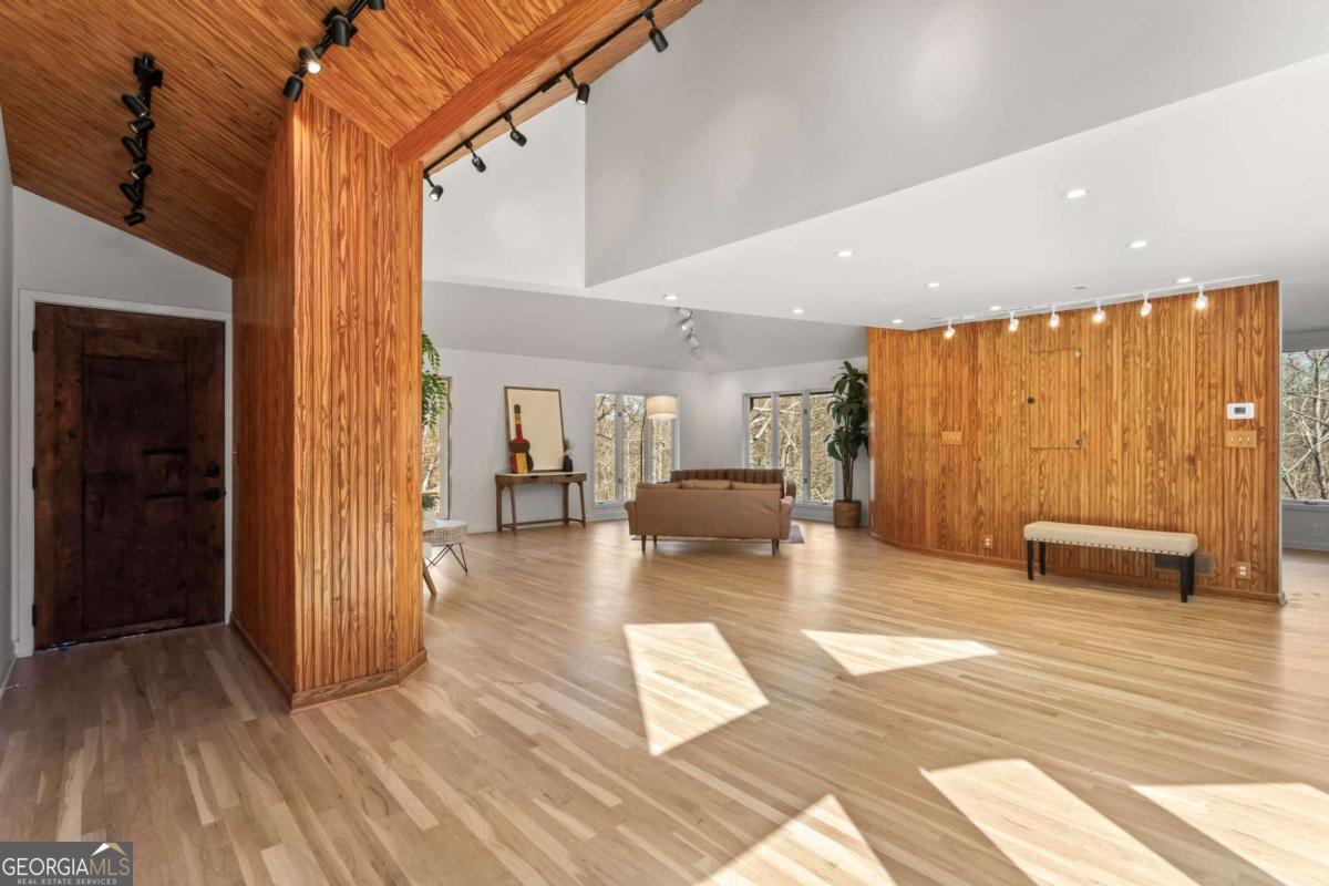 CHASTAIN PARK - Residential