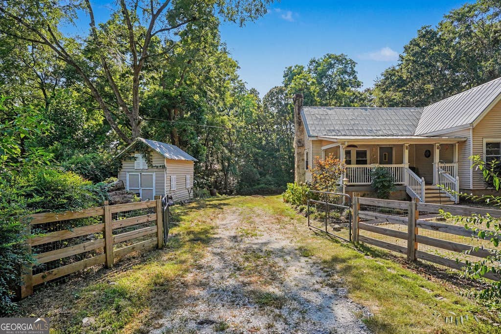 Photo of 139 Mcgee Street, Flovilla, GA 30216 (MLS # 10803239)