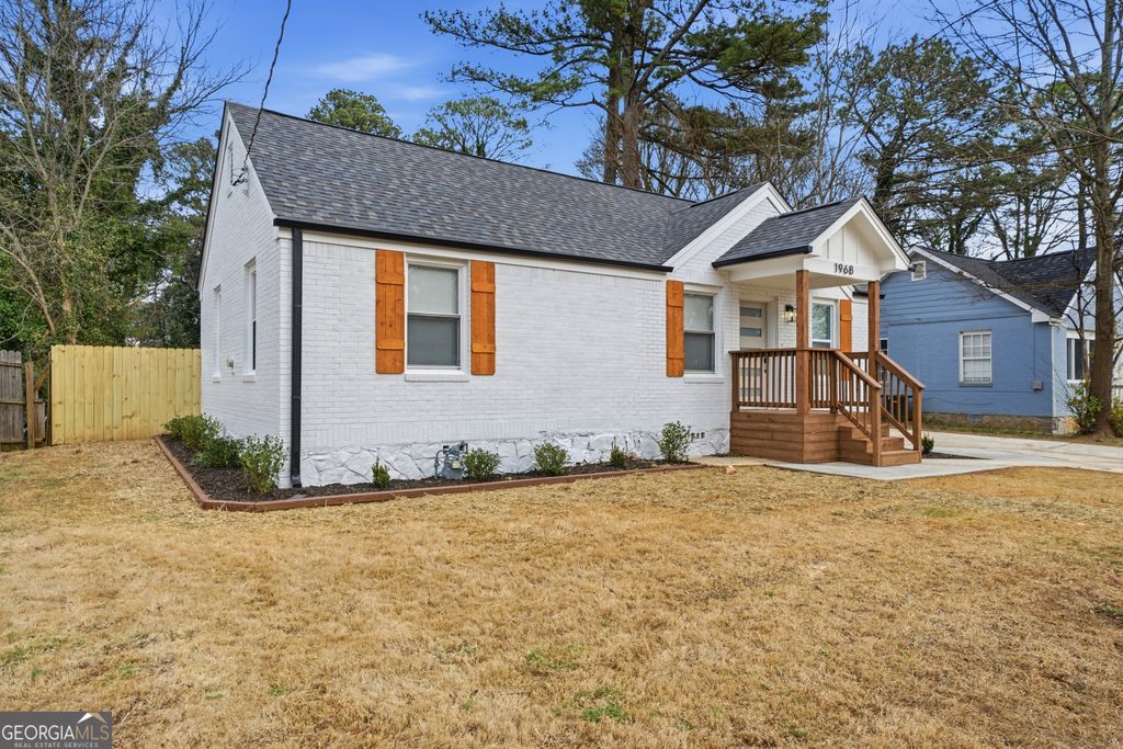 Photo of 1968 Don Juan Ln, Decatur, GA 30032 (MLS # 10700213)