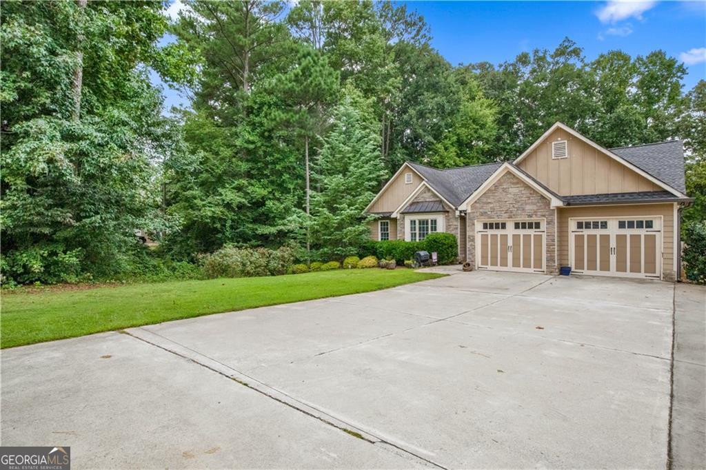 561 Holland RD